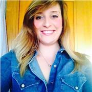 Insegnante livello madrelingua inglese, offre ripetizioni a persone dagli 8 ai 50 anni ma anche di più...perché no? Non si smette mai di imparare